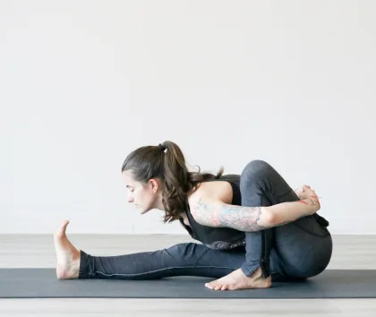 Change Your Life By Yoga And Meditation - 华体会1